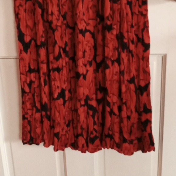 Red and black sleeveless maxi dress, Size M - Picture 6 of 9